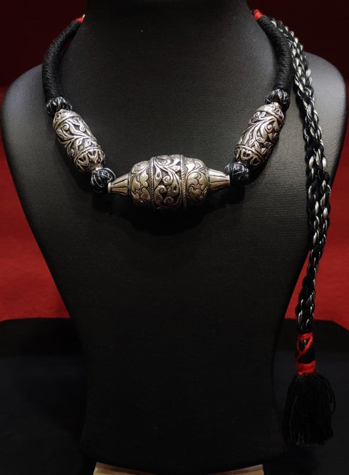 Big Chitai Bead thread necklace